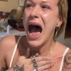 Thought she was getting orange💅🏻 I vote yes on her disrespecting her mail lady…can’t seem to think of any other reason her nails would be half done🤭